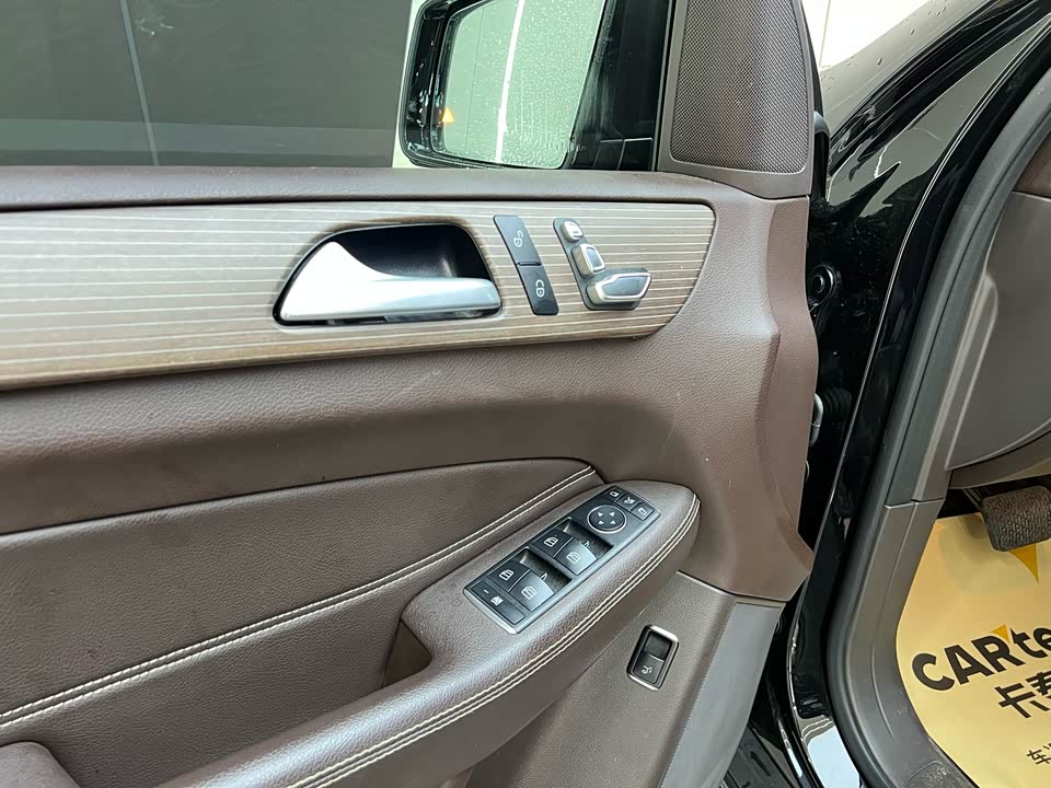 Mercedes-Benz GLE Mercedes-Benz GLE
