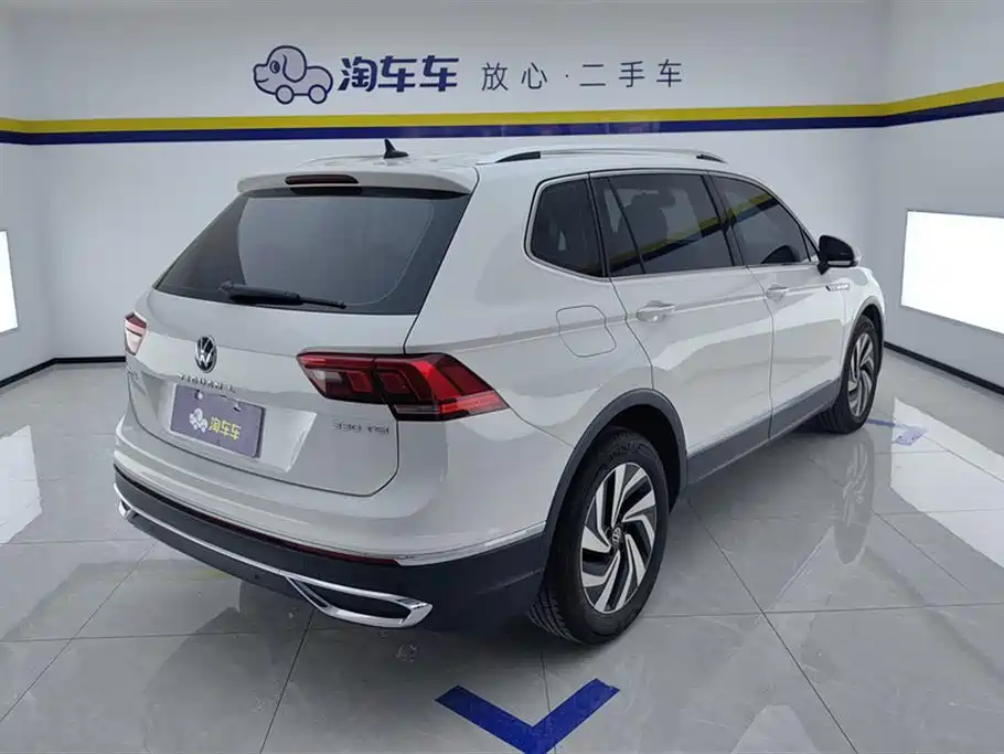 Volkswagen Tiguan L
