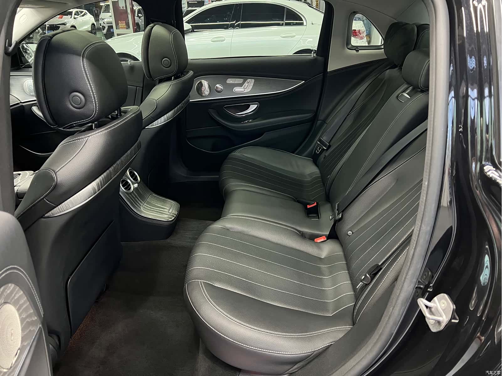 Mercedes-Benz E-Class, 2022 6
