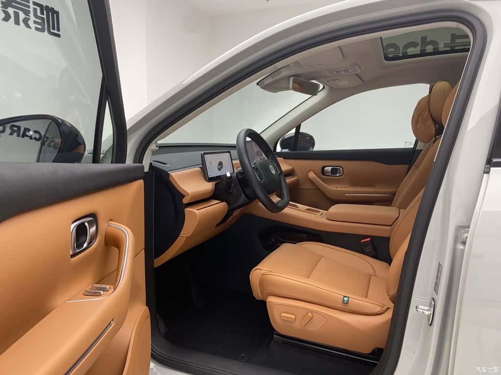 Leapmotor C10, 2025 17