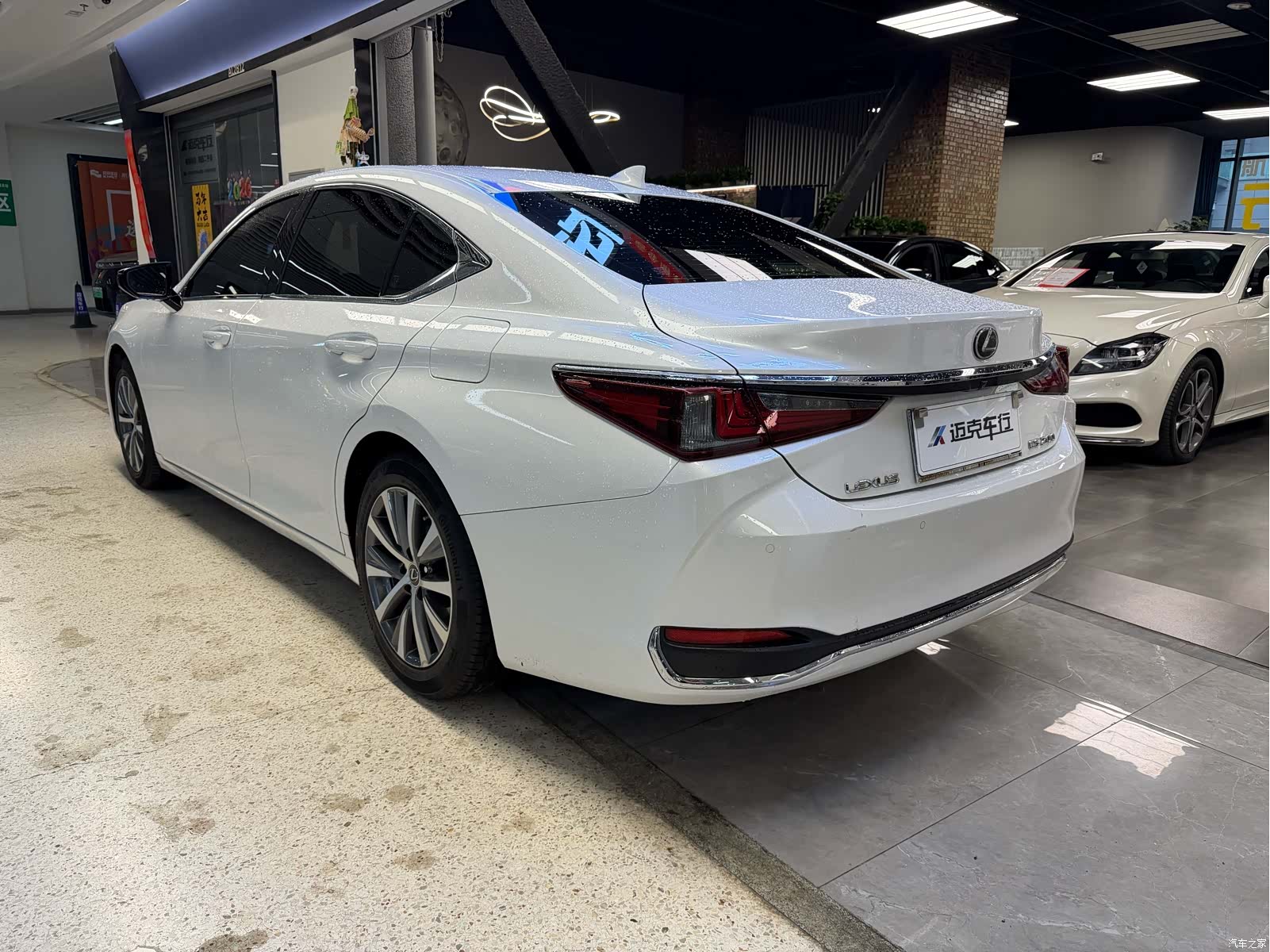 Lexus ES, 2020 все фото