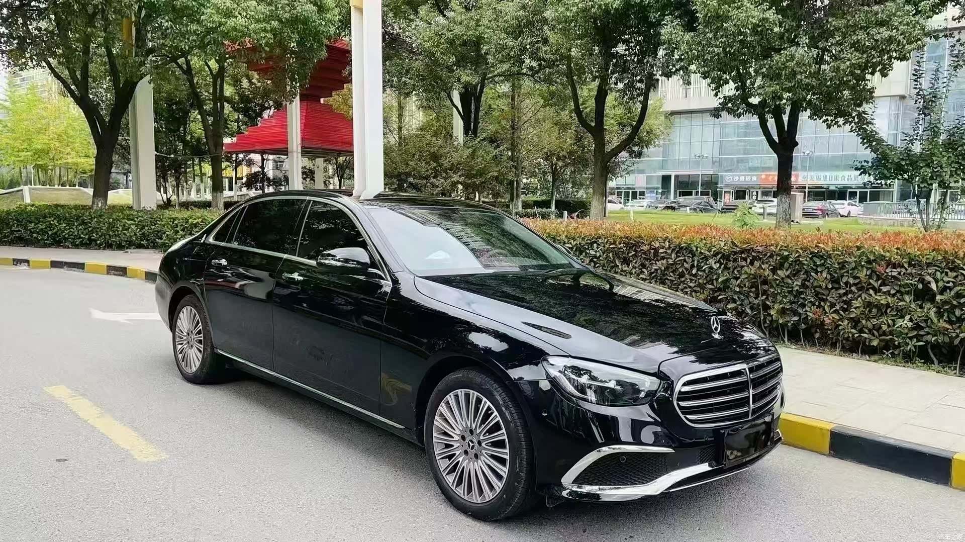 Mercedes-Benz E-Class, 2023 3