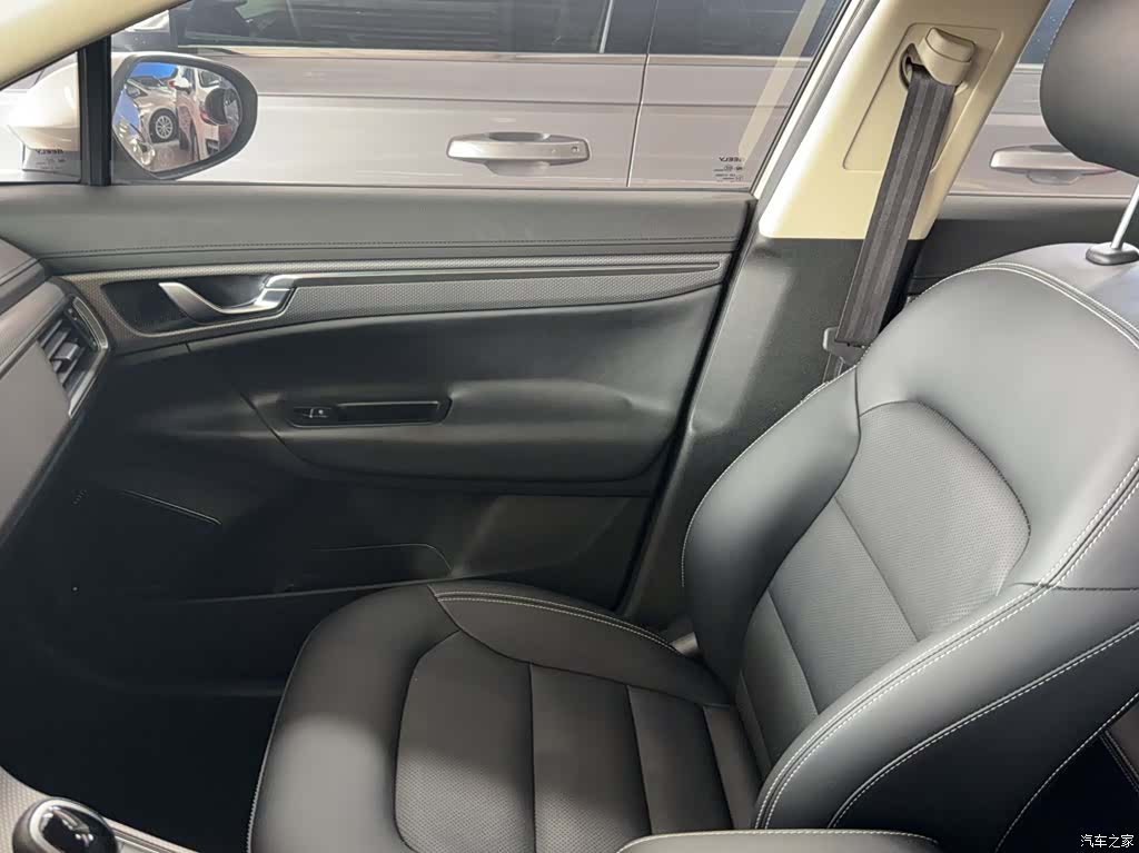 Geely Emgrand, 2017 15