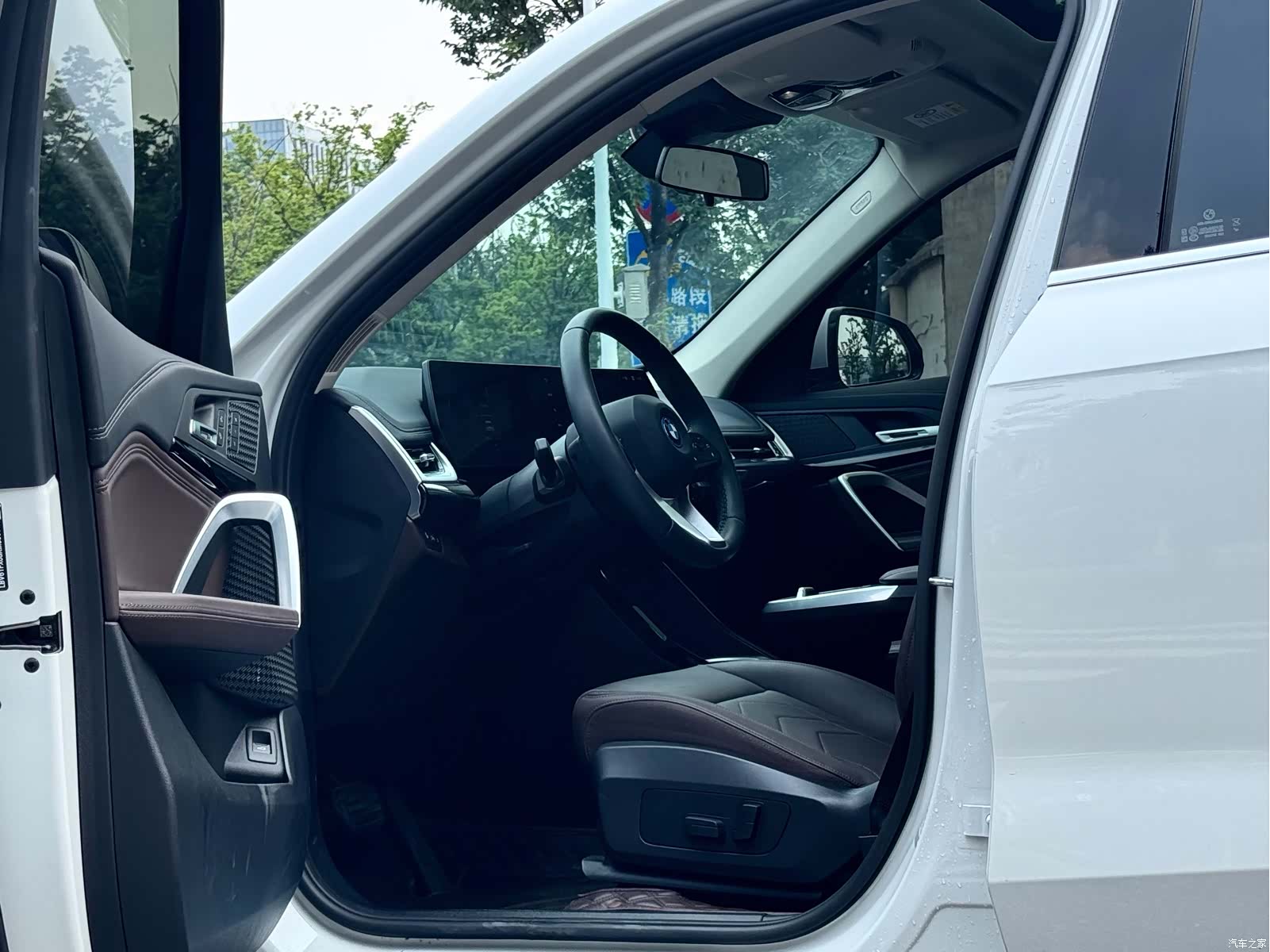 BMW iX1, 2024 8