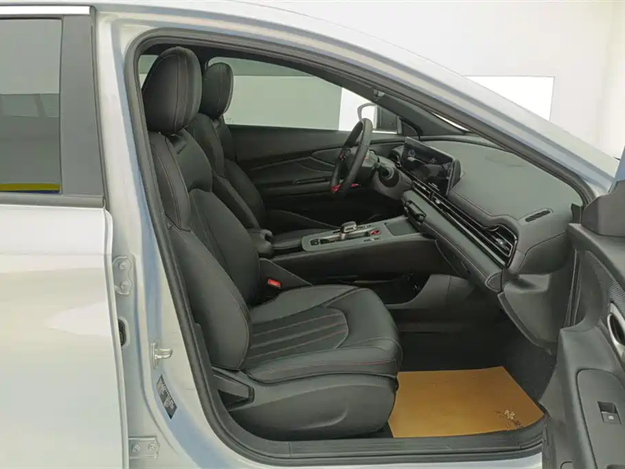 Trumpchi Shadow Leopard