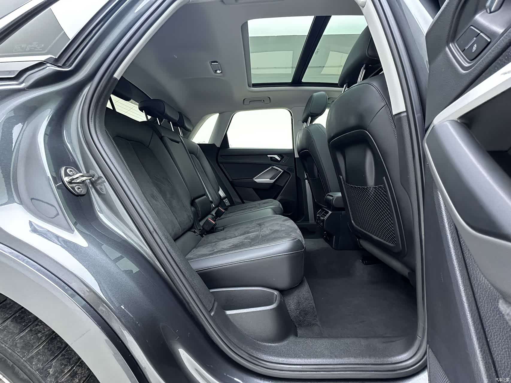 Audi Q3, 2022 10