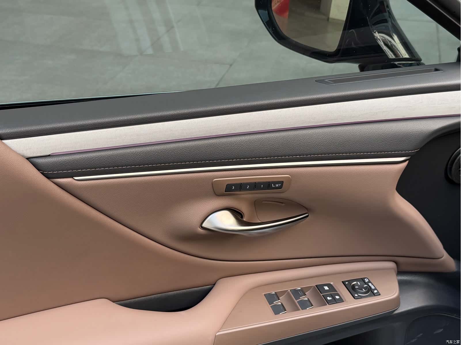 Lexus ES, 2025 8