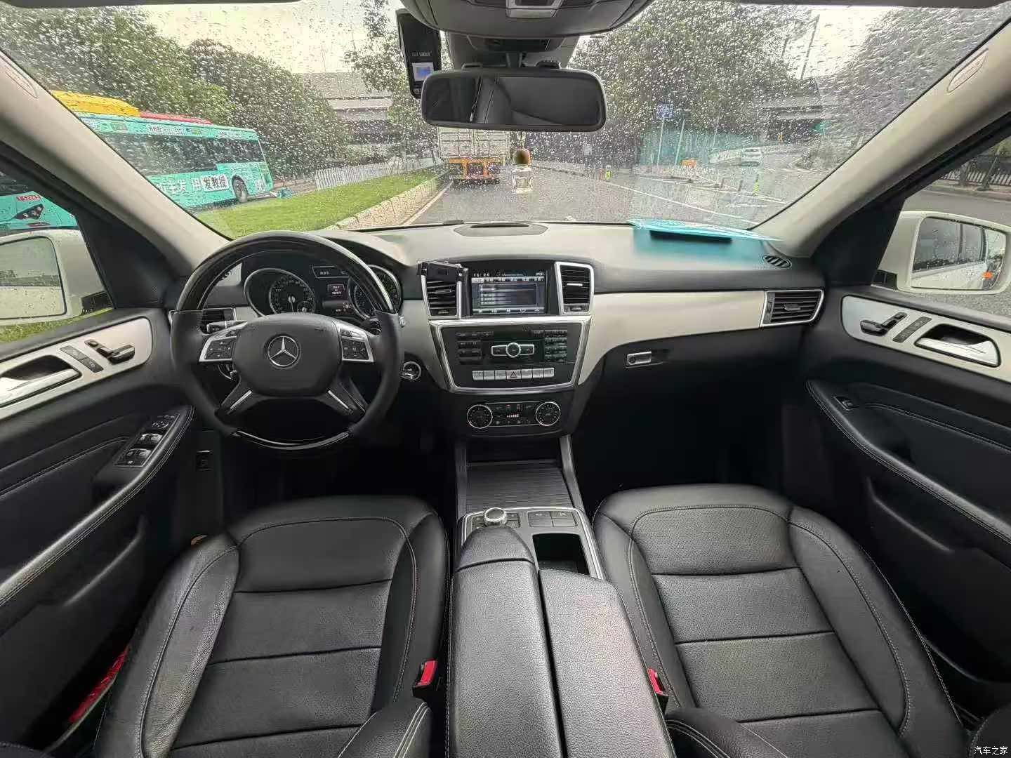 Mercedes-Benz M-Class, 2015 9