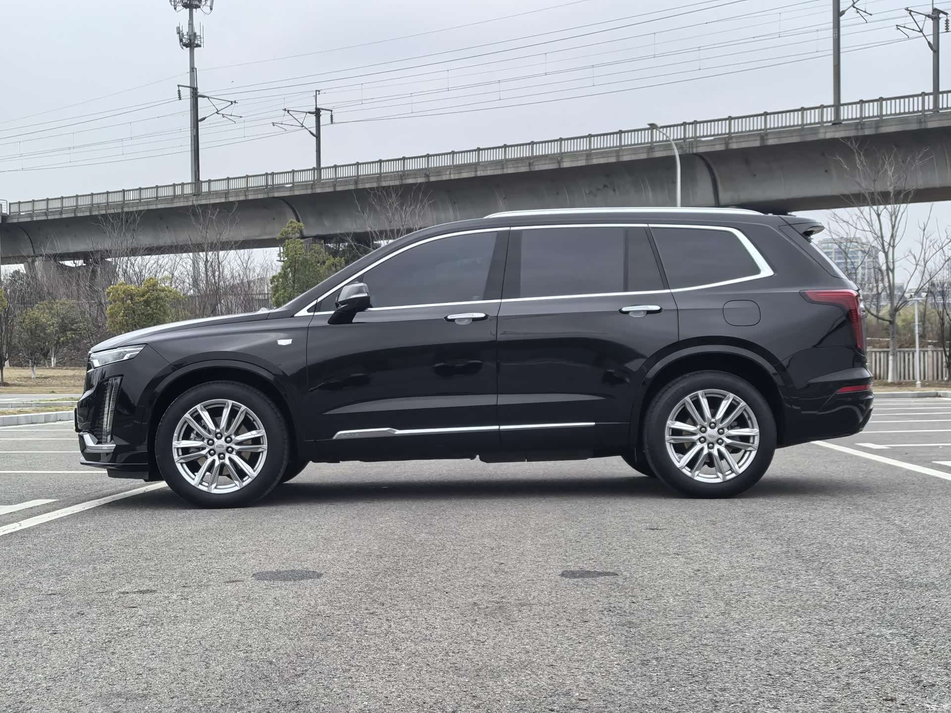 Cadillac XT6, 2023 все фото