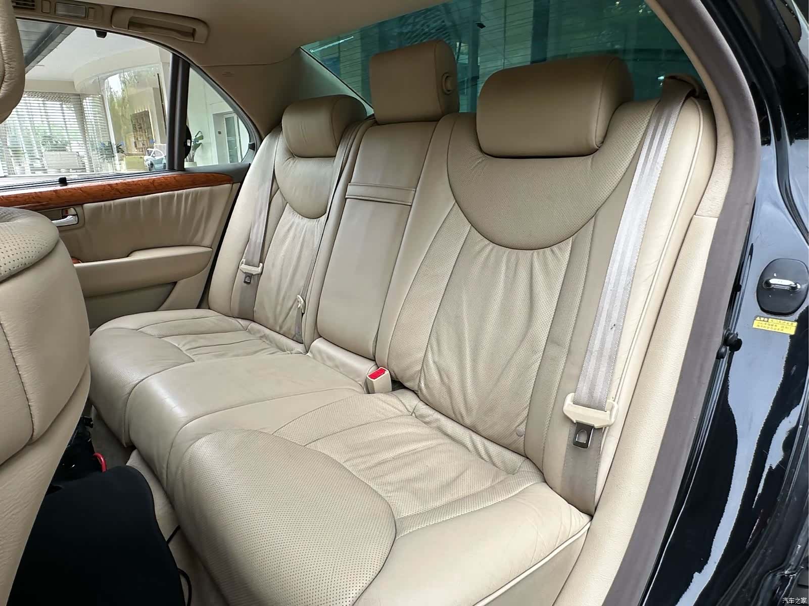 Lexus LS, 2005 23
