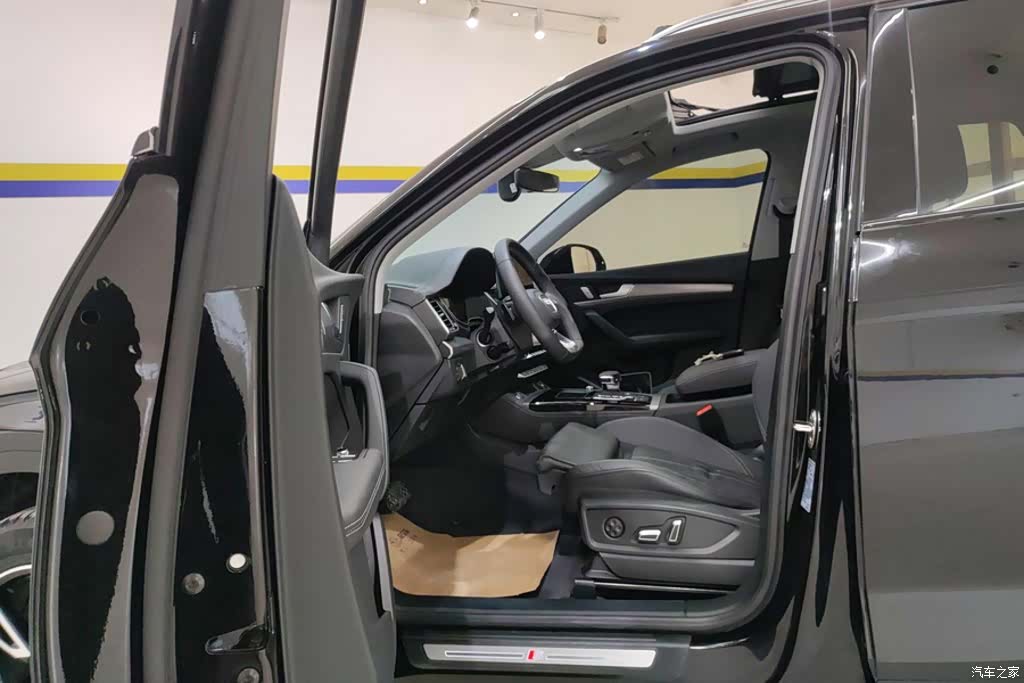 Audi Q5L, 2024 9
