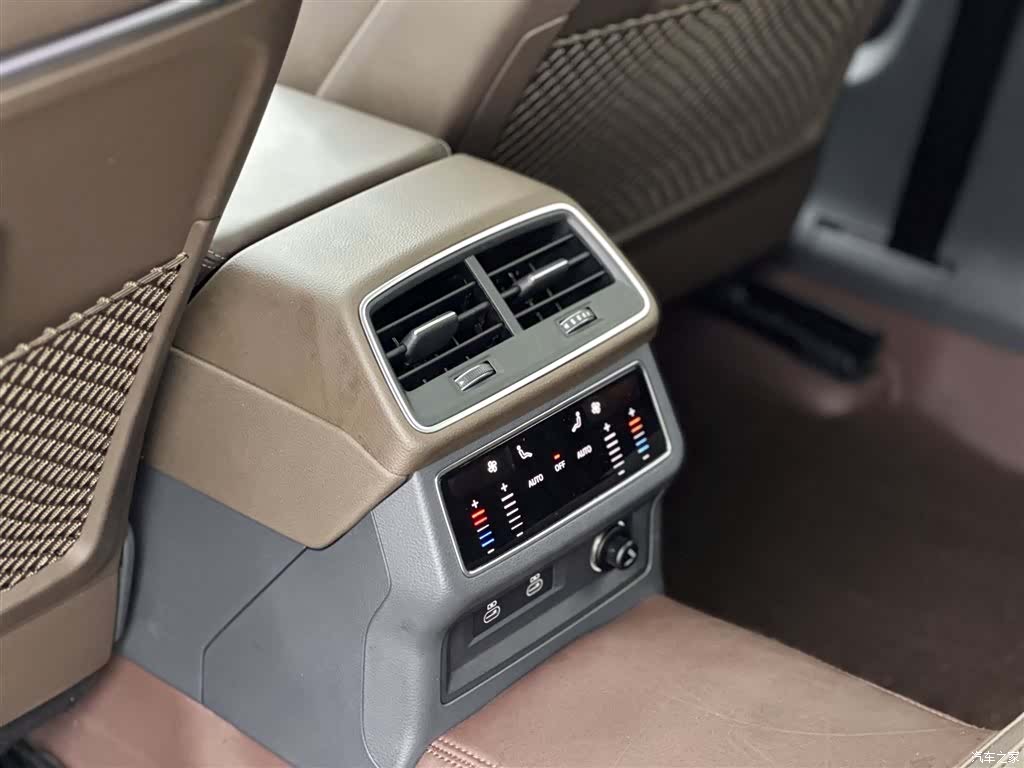 Audi A7L, 2024 12