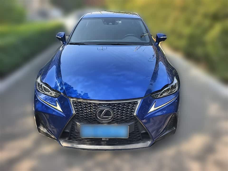 Lexus IS