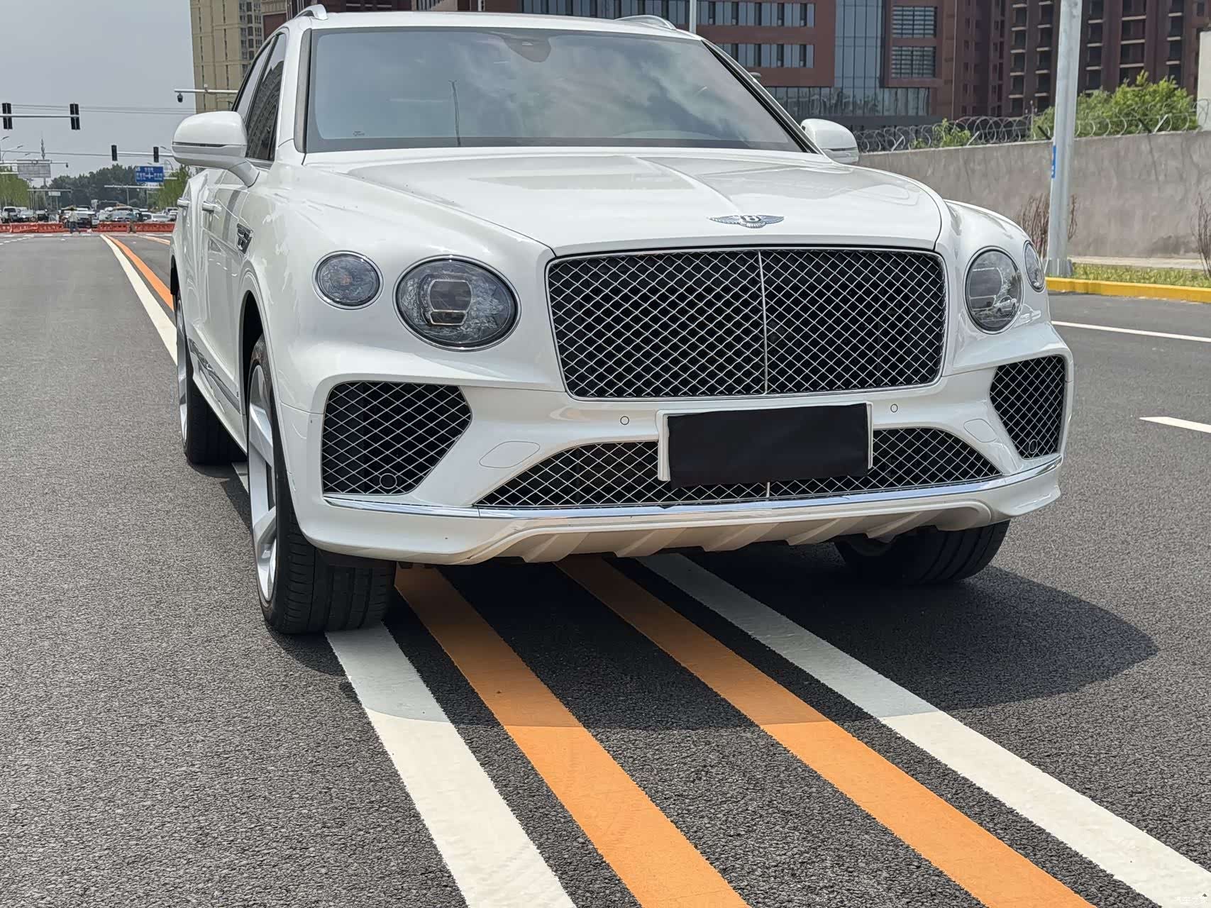 Bentley Bentayga, 2021 3