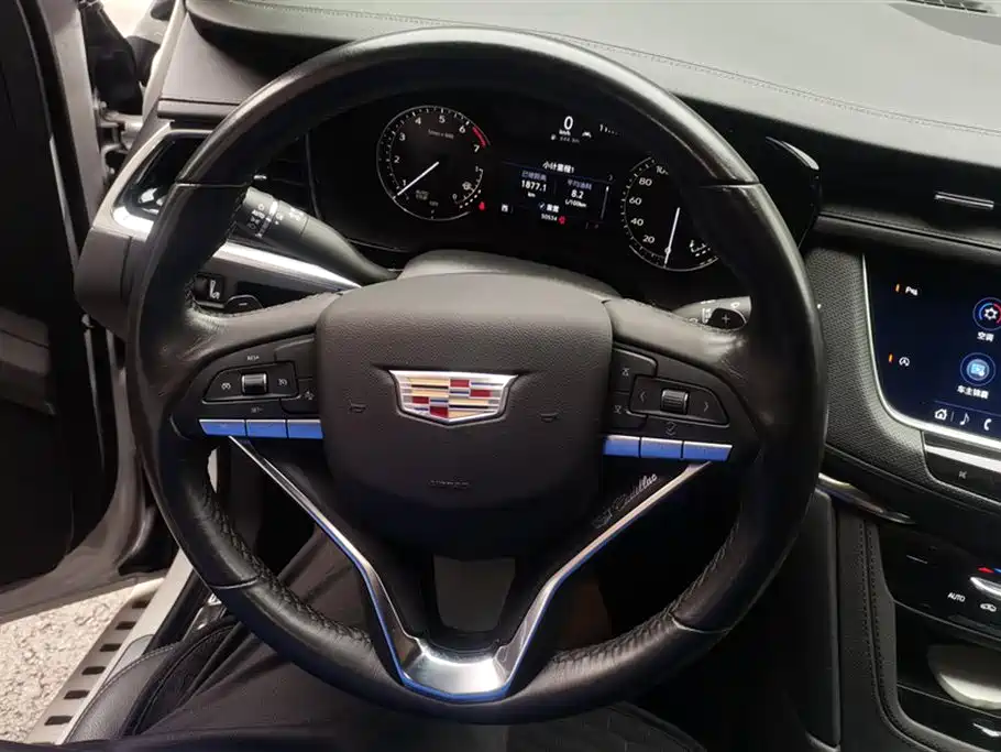 Cadillac XT6