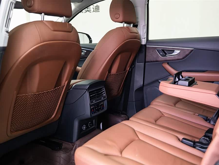 Audi Q7 2020, фото 7
