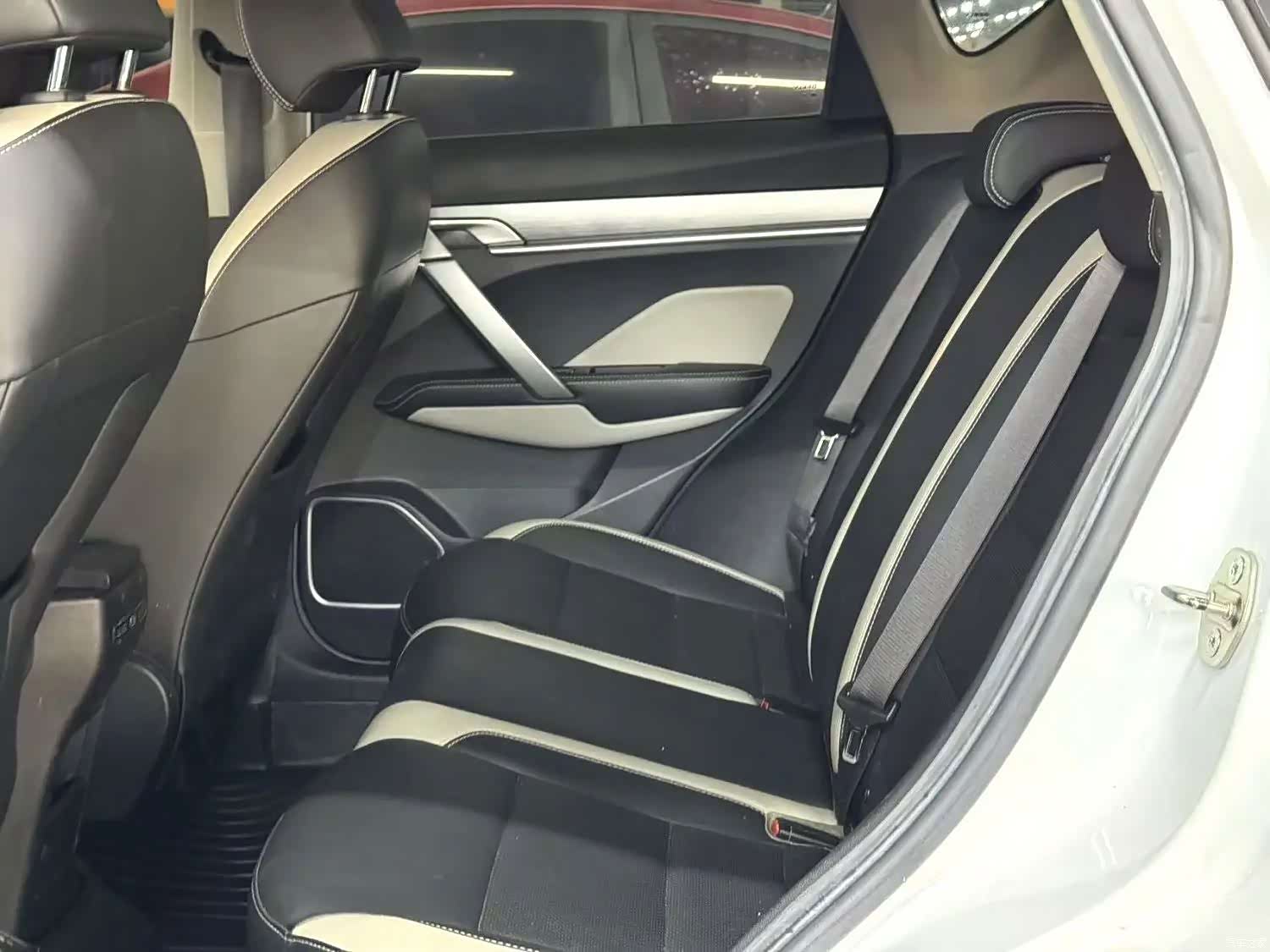 Geely Coolray, 2020 4