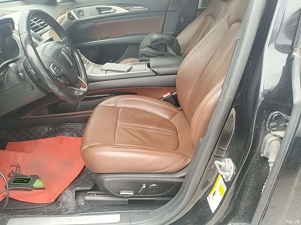 Lincoln MKZ, 2019 11