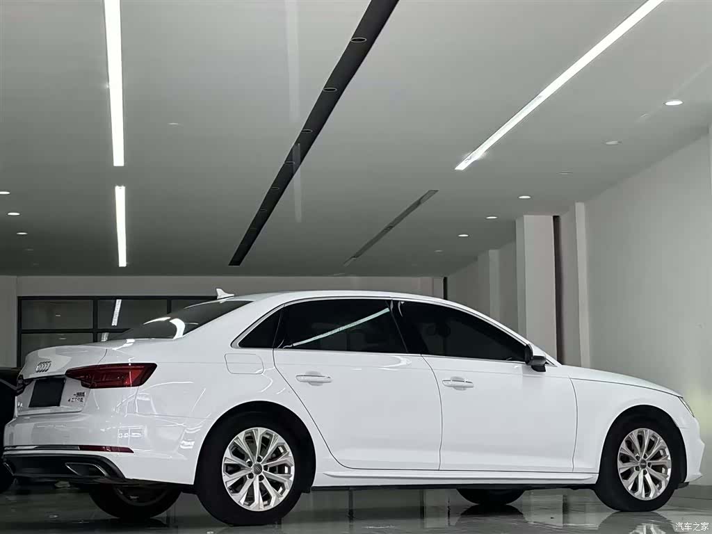 Audi A4L, 2019 12