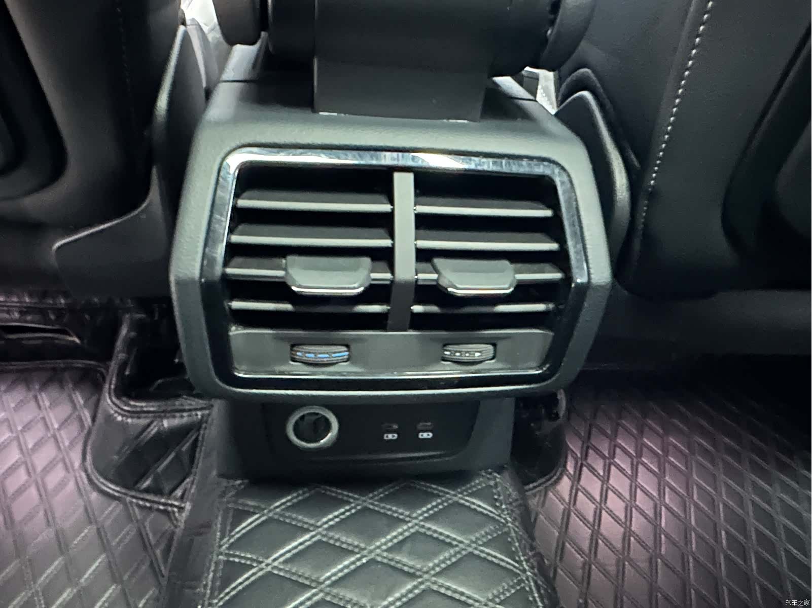 Audi Q3, 2023 21