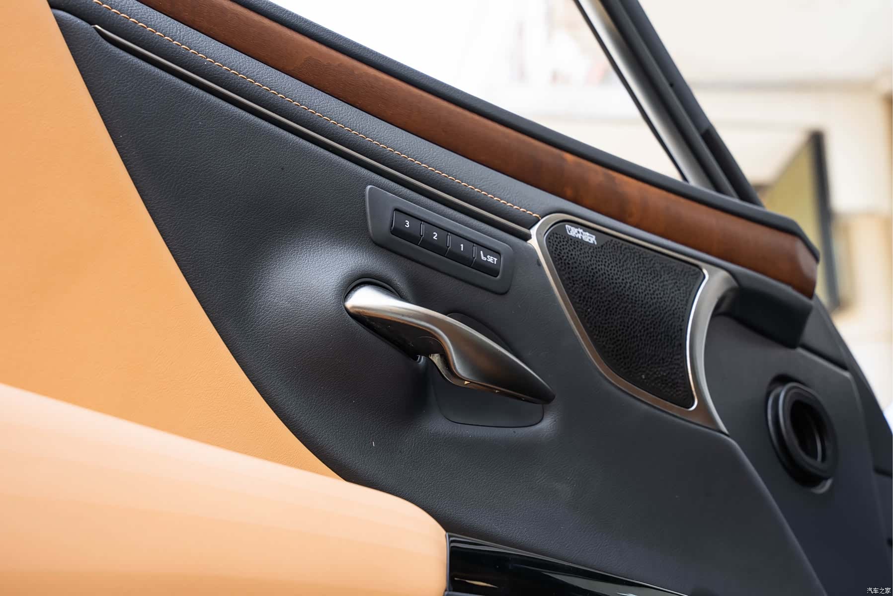 Lexus ES, 2022 19