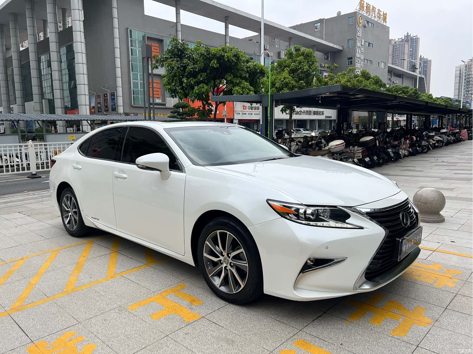 Lexus ES, 2018 2