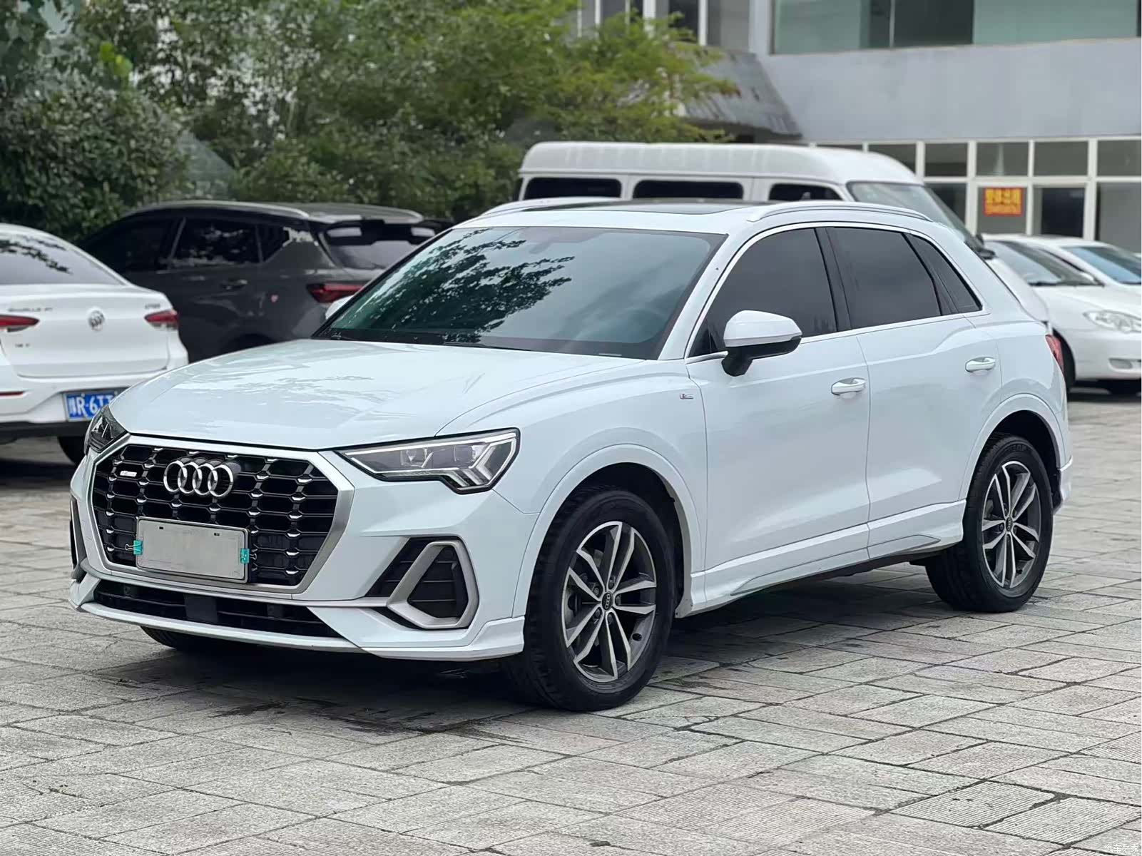 Audi Q3, 2021 1
