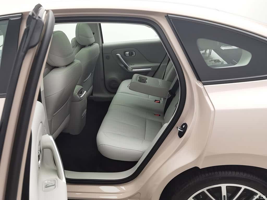 Leapmotor B01, 2025 15