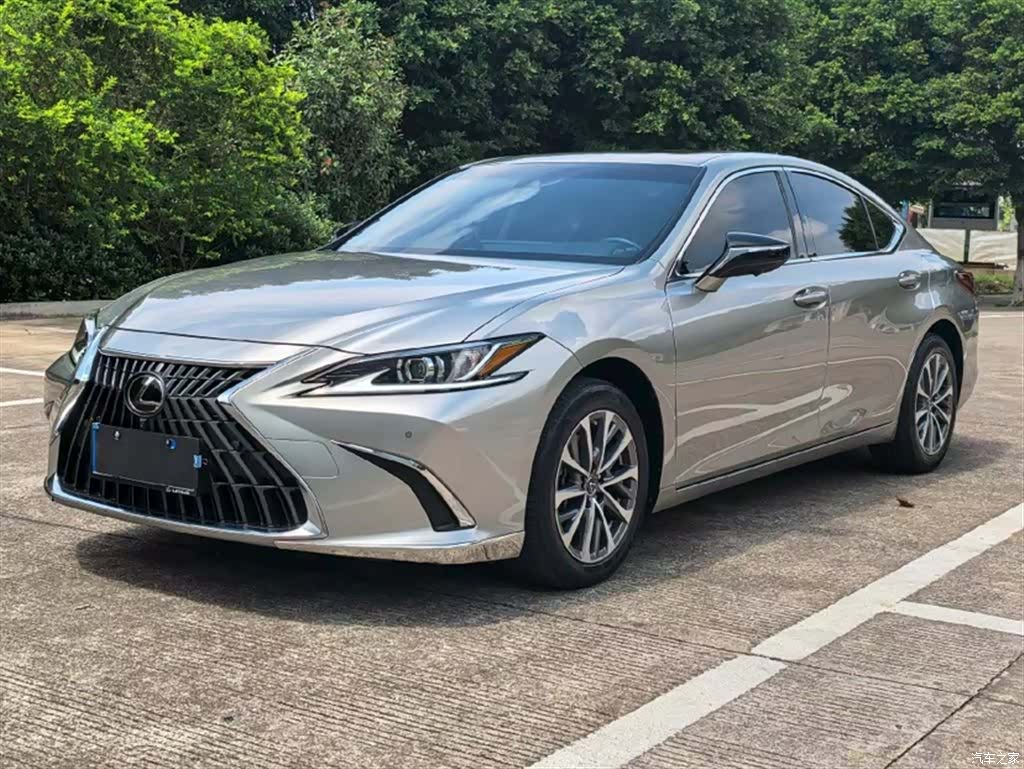 Lexus ES, 2022 1