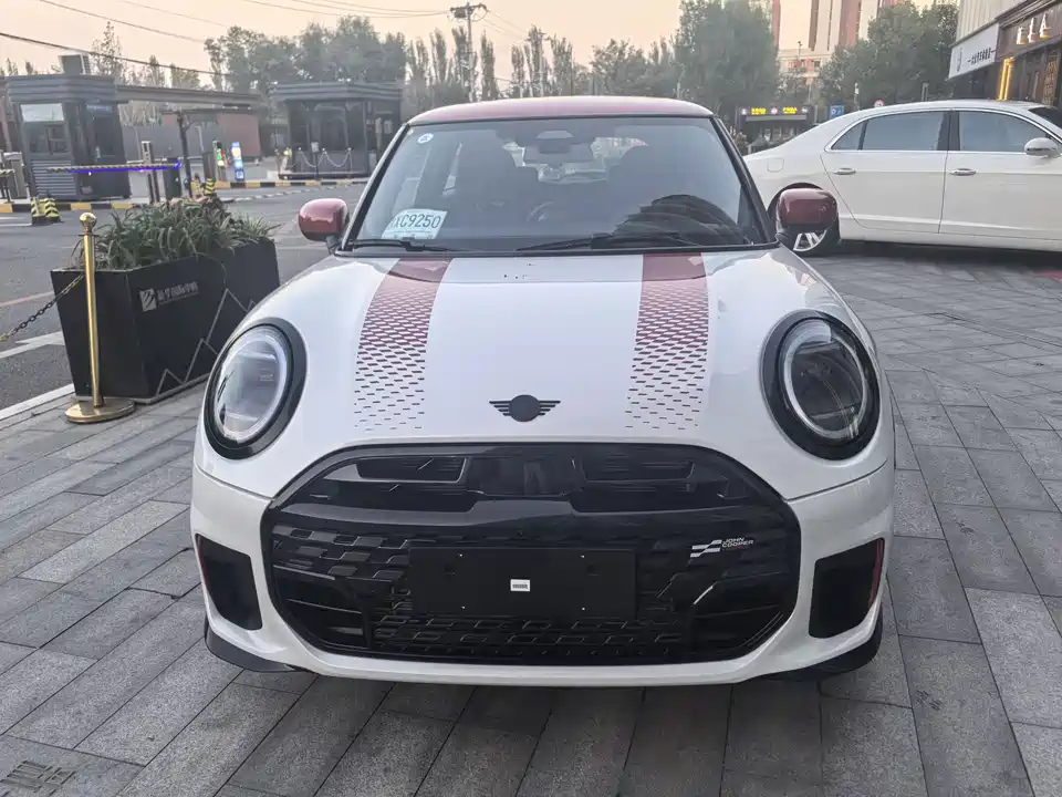 MINI JCW