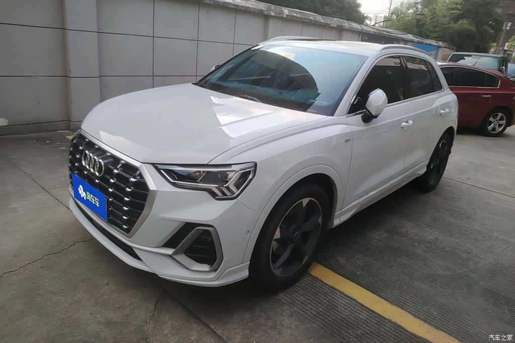 Audi Q3, 2022 1