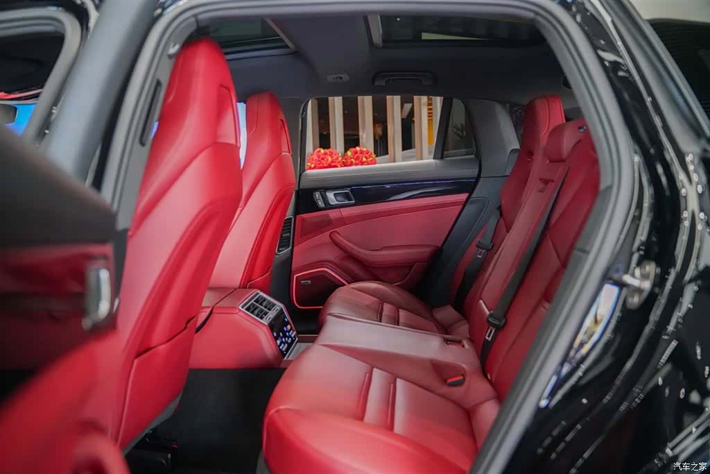 Porsche Panamera, 2022 3