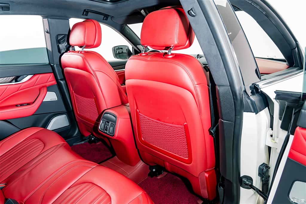 Maserati Levante, 2020 21