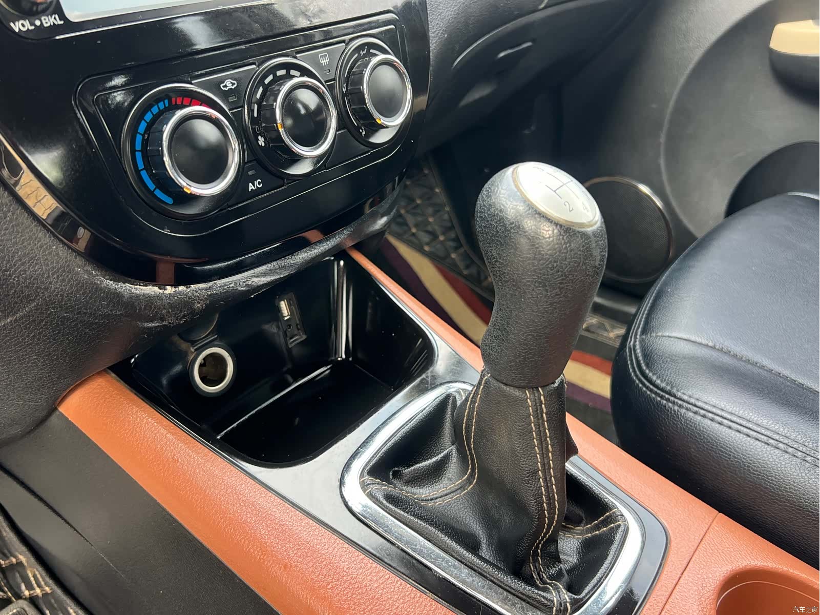 DongFeng X5, 2015 14