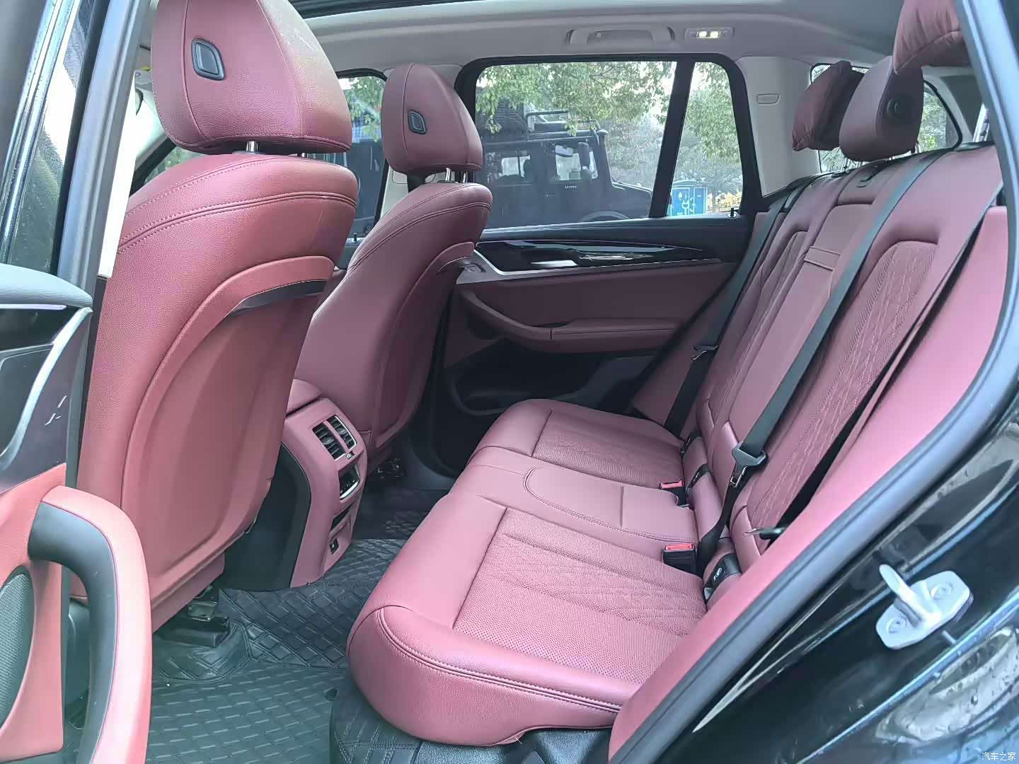 BMW iX3, 2024 4