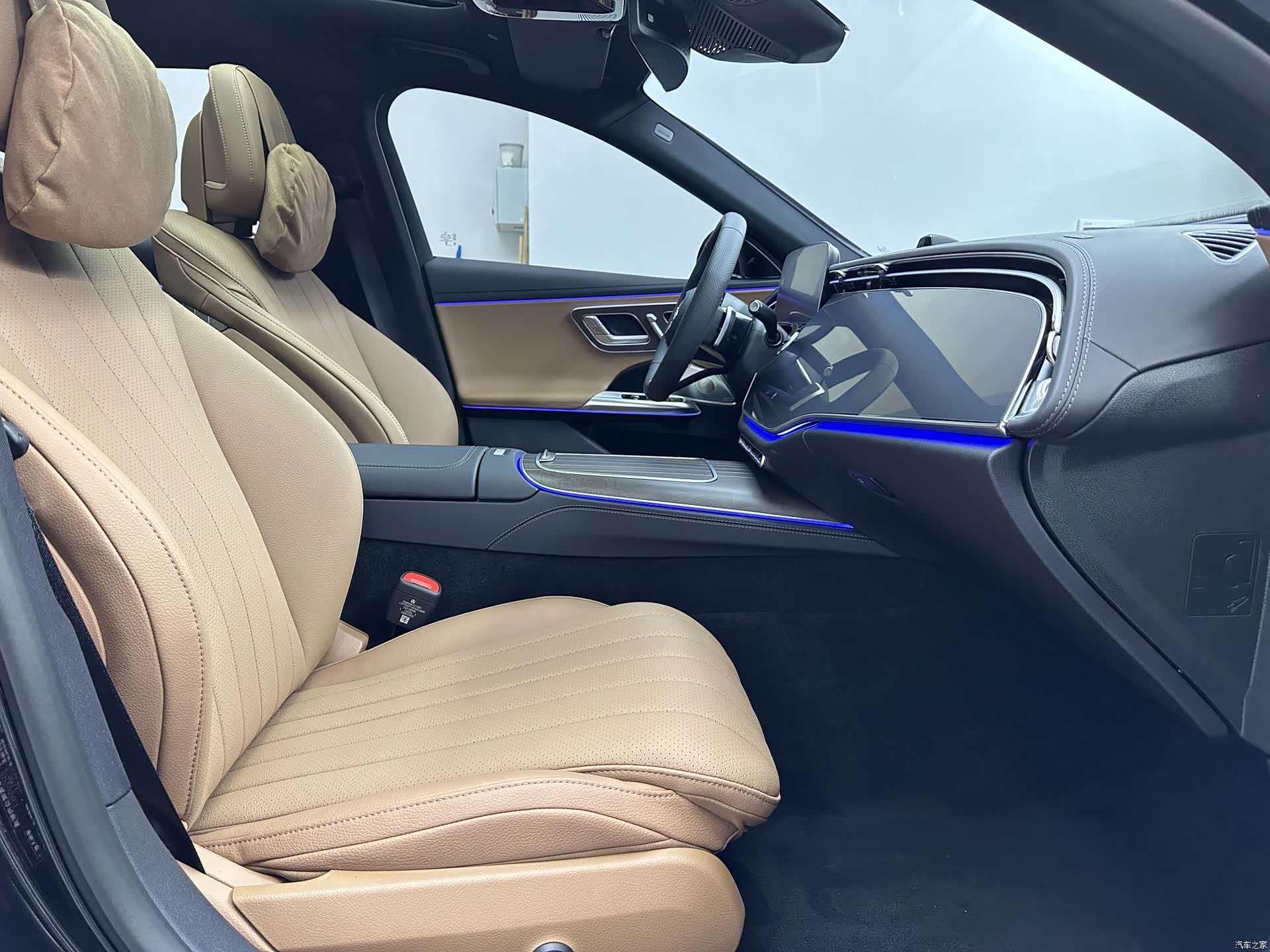 Mercedes-Benz E-Class, 2026 14