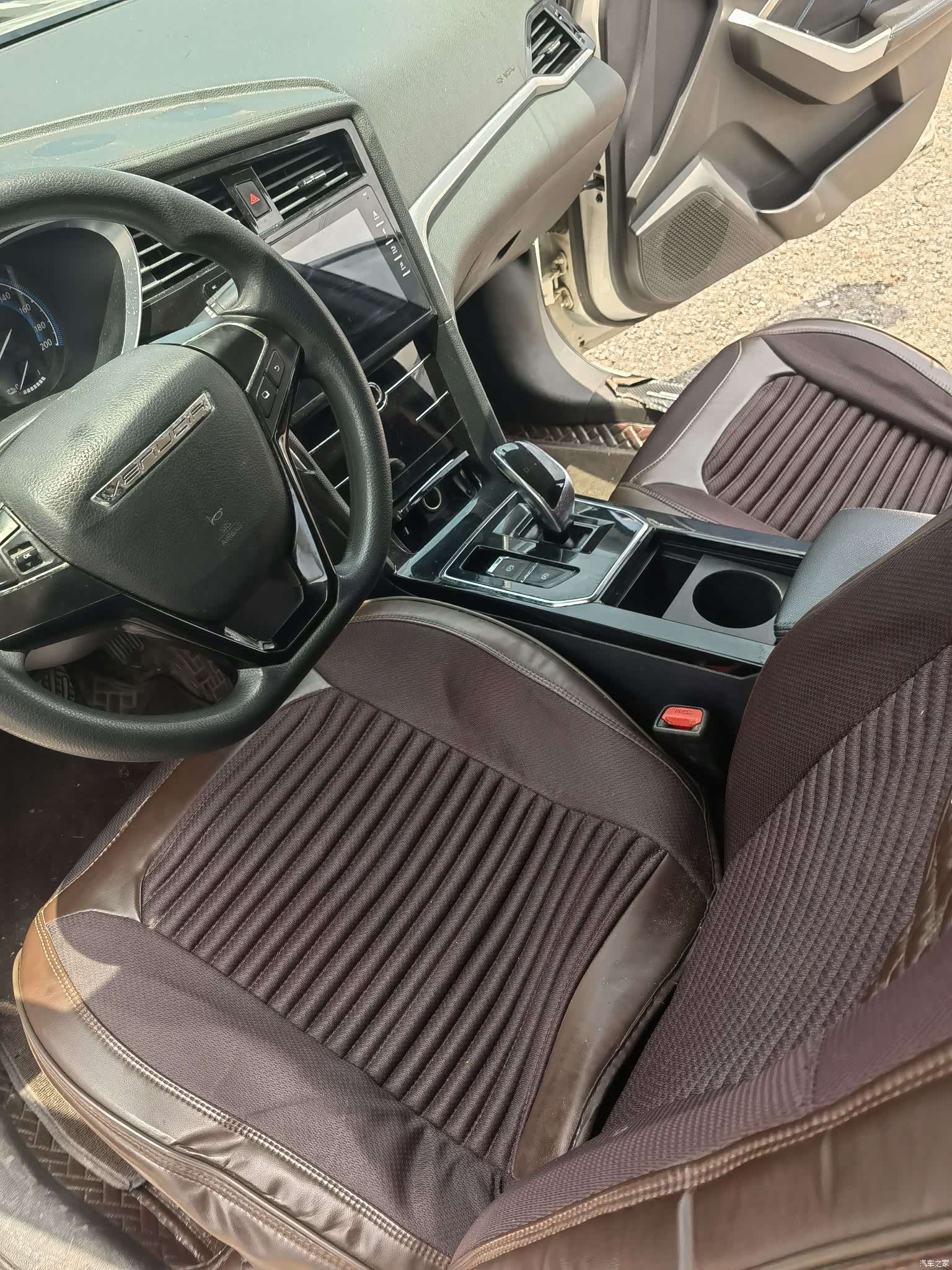 Nissan D60EV, 2022 7