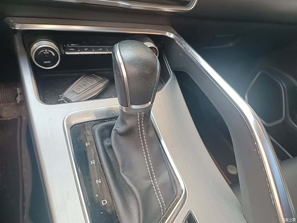 Geely Coolray, 2020 14