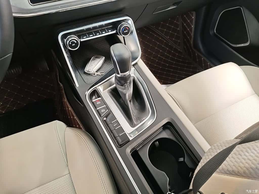 Geely Binray, 2019 14