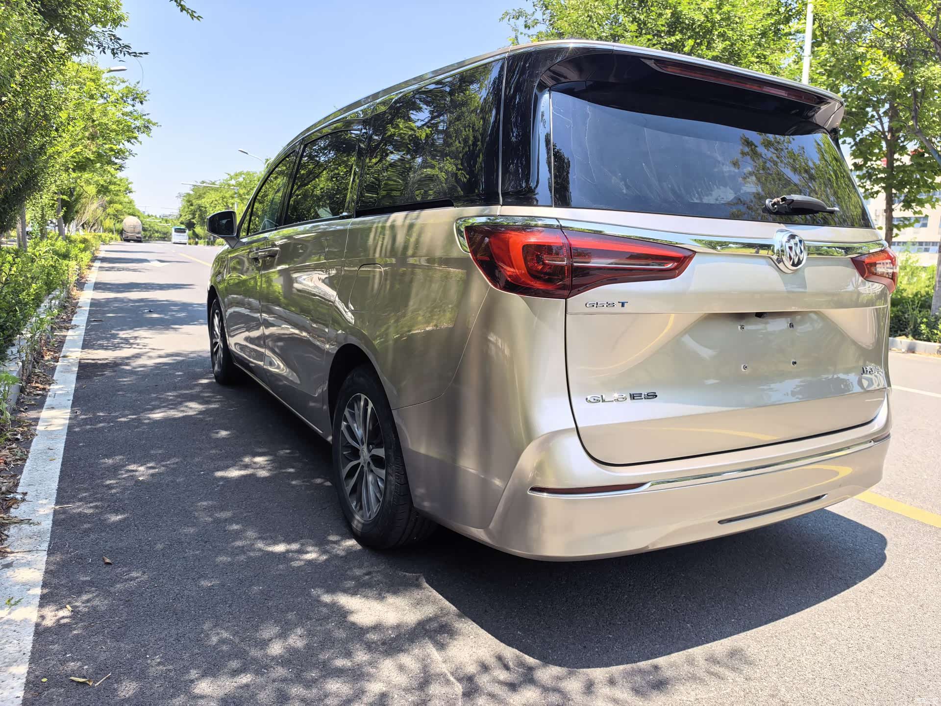 Buick GL8, 2022 6