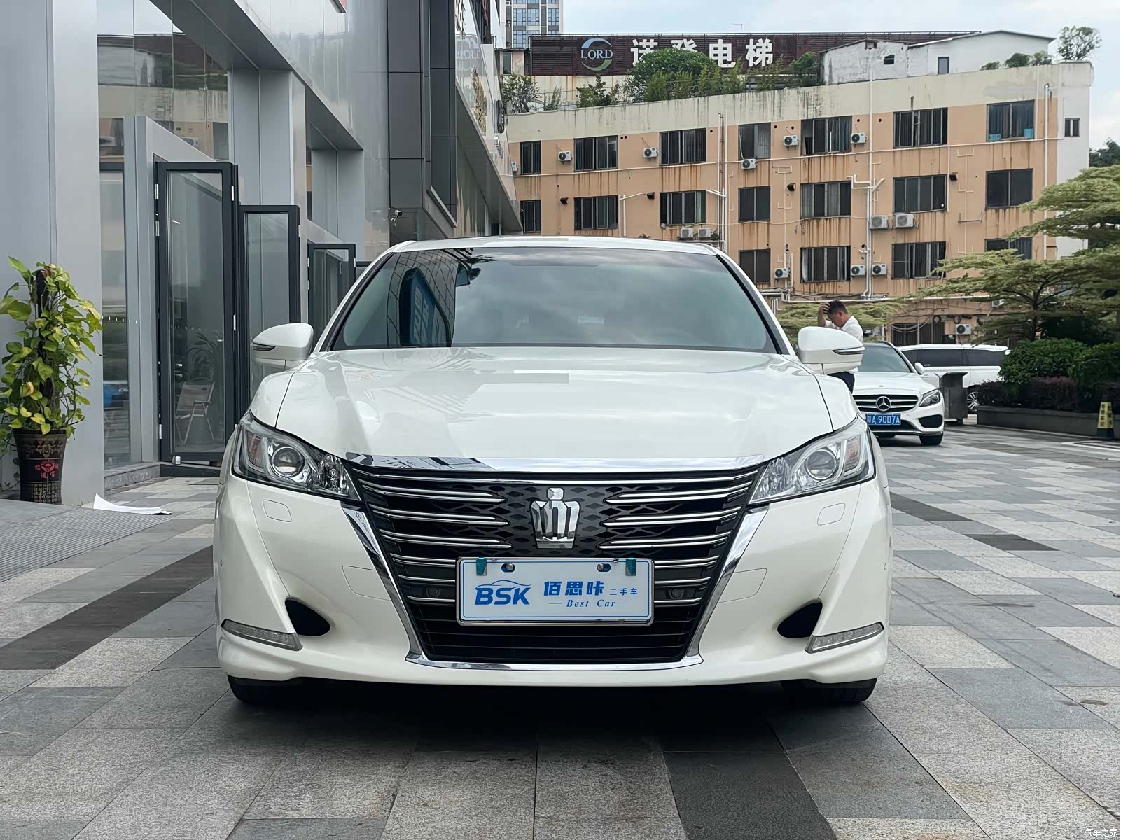 Toyota Crown, 2016 2
