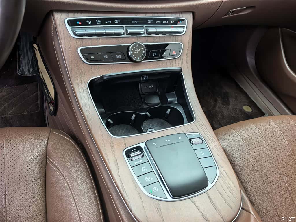 Mercedes-Benz E-Class, 2023 14