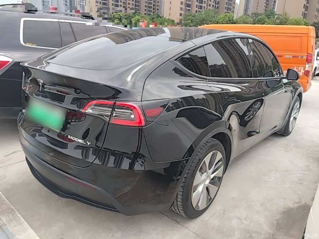 Tesla Model Y, 2023 7
