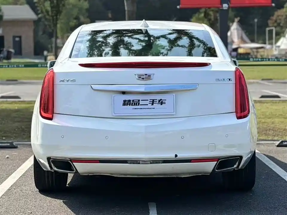 Cadillac XTS