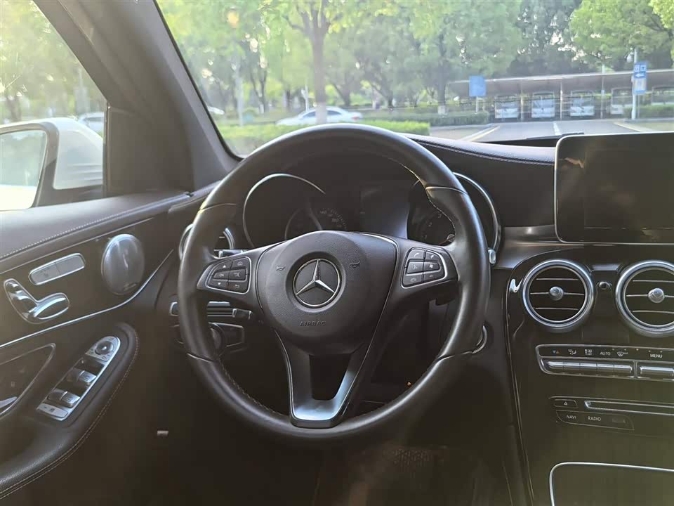 Mercedes-Benz GLC Mercedes-Benz GLC