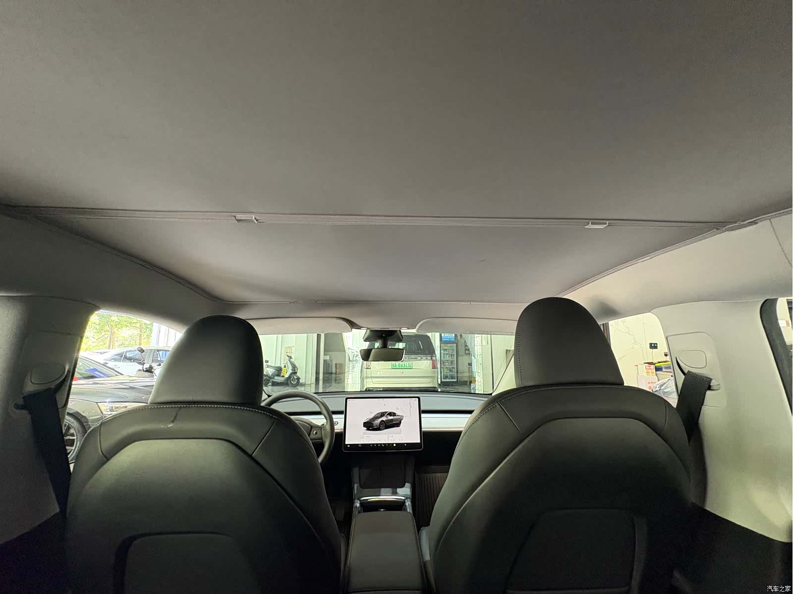 Tesla Model Y, 2023 18