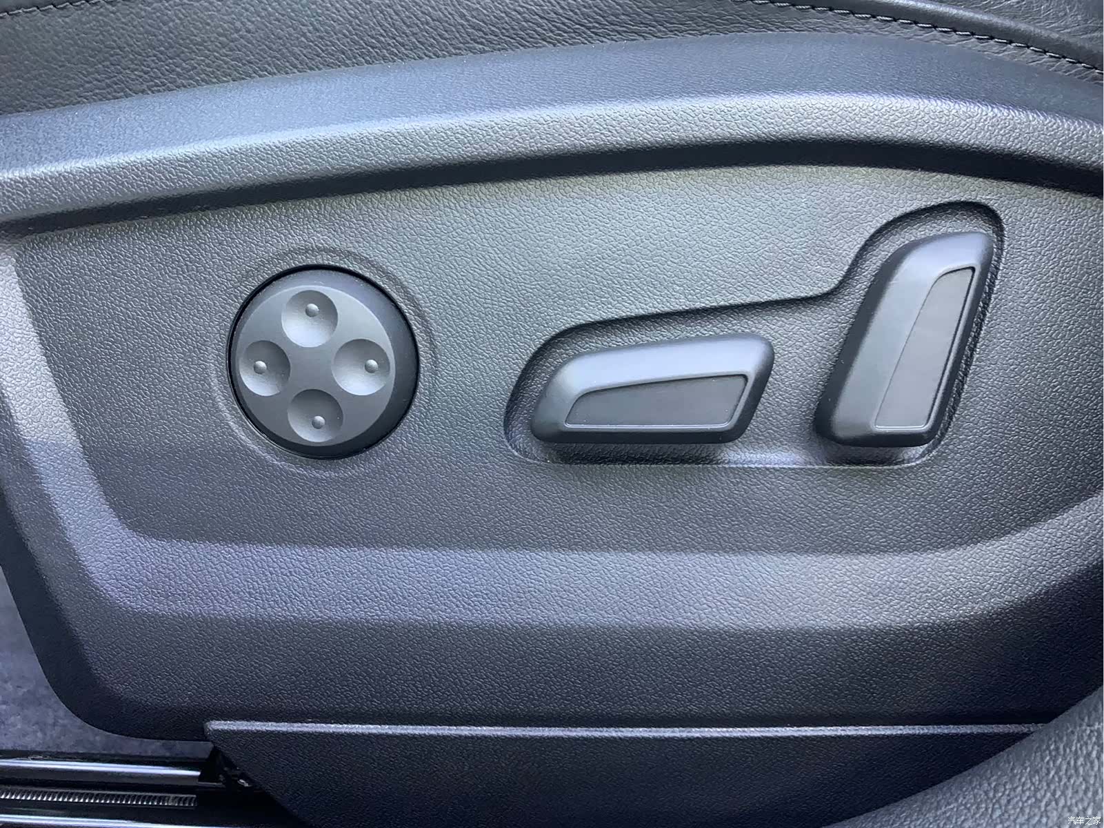 Audi Q2L, 2022 12