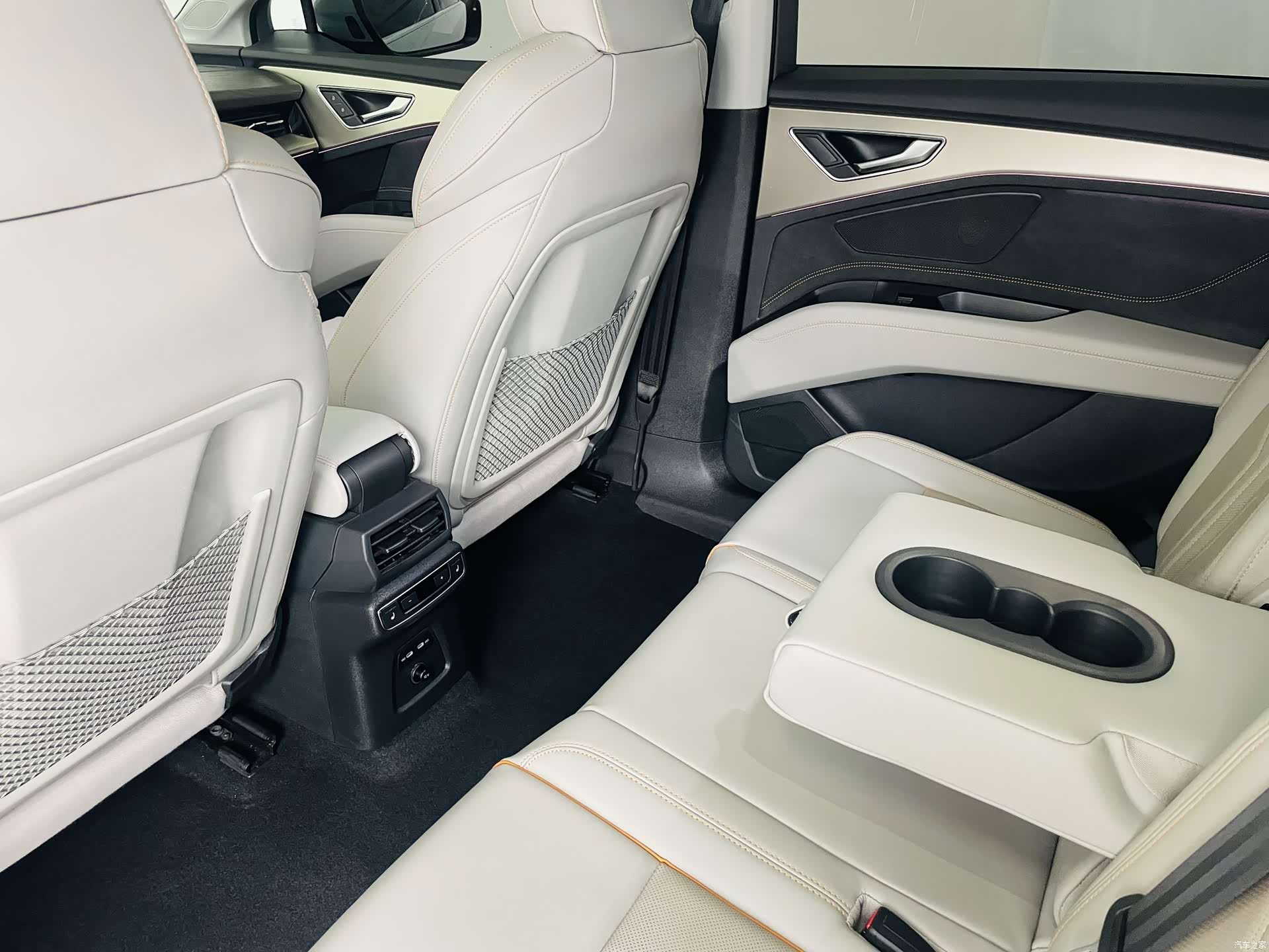 Audi Q5 e-tron, 2023 11
