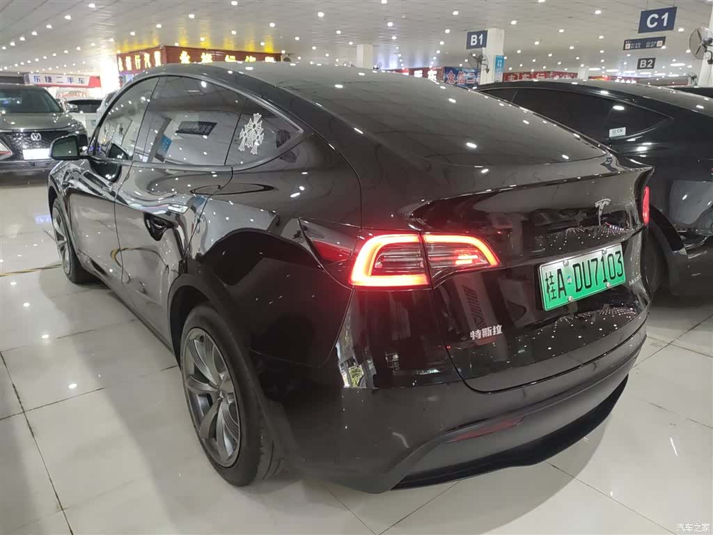 Tesla Model Y, 2024 20