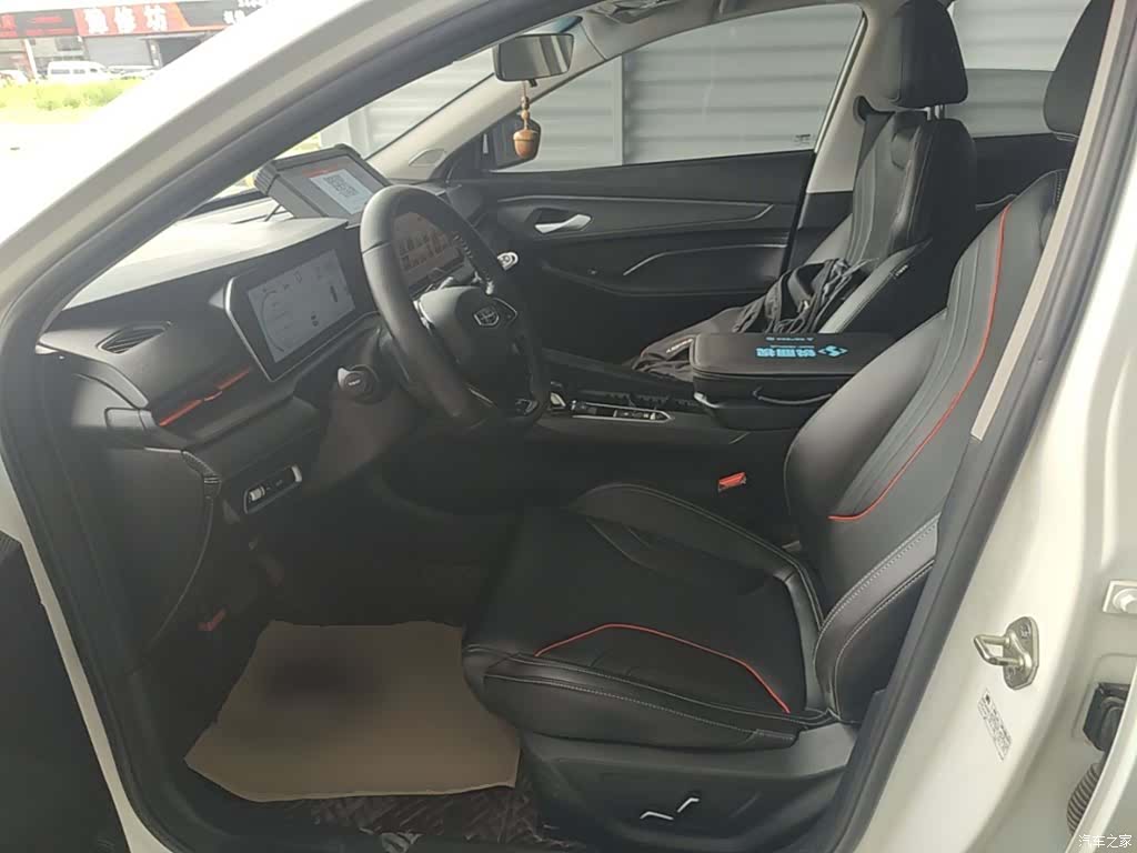 Geely Binray, 2023 15
